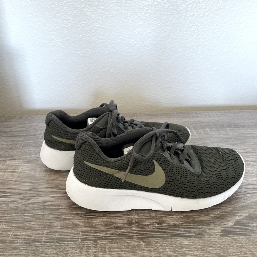 NIKE tennis shoes, forest green, Youth 5 (Women’s 6)